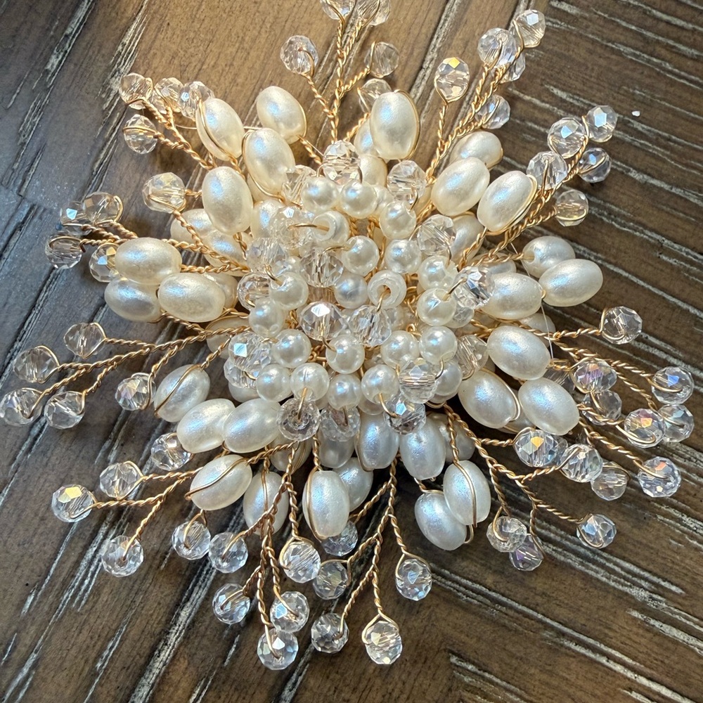 Elegant Pearl and Crystal Brooch